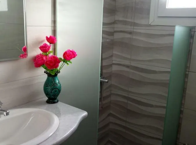 Meletis Lägenhet Páros